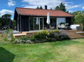 House with its own jetty, high standard - Dalarö, cottage di Stockholm