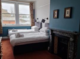 Railway Hotel, hotel in Faversham