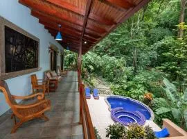 4BR Villa MotMot in w exclusive pool Wifi AC