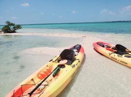 Bonnethead Key Floating Campground and Private Island, camping en Cayo Hueso