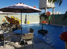 Rio Quente-GO SERRA PARK com 2 camas de casal, отель в городе Риу-Кенти