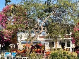 Hosteria El Jardin de Playas – hotel w mieście Playas