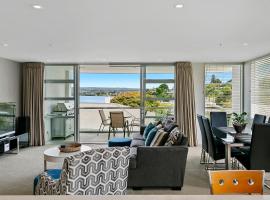 Waimahana 11 - Taupo Holiday Apartment, beach rental in Taupo