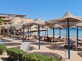 Sharks Bay Oasis Resort & Butterfly Diving Center, hotel in Sharm El Sheikh