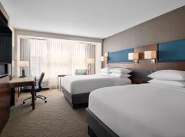 Delta Hotels by Marriott Milwaukee Northwest, hotel con estacionamiento en Menomonee Falls