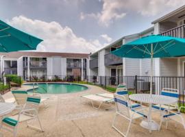 Cozy Condo in Walden with pool access, hotel i Montgomery