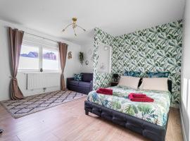 Ch privée 22m - Canapé lit - WIFI - Appart 120m, hotel v destinaci Woippy