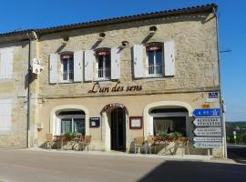 L'un des sens, hotel v destinaci Villefranche-de-Lonchat