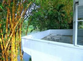 Blooming Holiday Resort, хотел в Ависавела