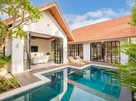 Private Pool Villa Concasa by OriVista