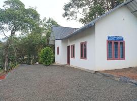 Munnar Hills & Mist View, chalet i Anachal