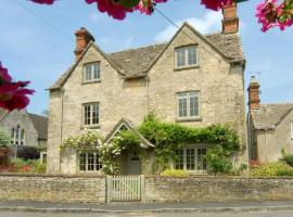 Holly Cottage, Coln St Aldwyns, Cotswolds, vacation rental in Cirencester