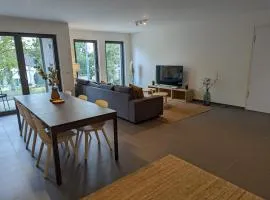 High-End Modern 2 Bed w. Garage in Belair