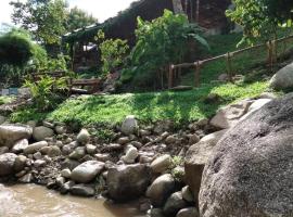 Lhong Chiang Dao Glamping หลงเชียงดาว, hotel v destinaci Chiang Dao