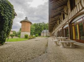 Le gite du chateau 1, cottage in Crespy-le-Neuf