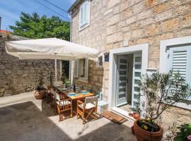 Holiday Home ART - Bol, spa hotel in Bol