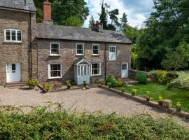4 Bed in Hay-on-Wye Town BN116