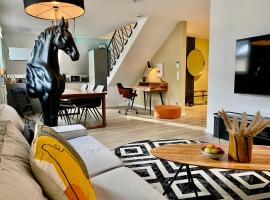 Komfortable Designerwohnung - 3 Schlafzimmer, hotel in Landshut