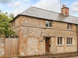 18th Cent Cottage - 5min drive Soho Farmhouse, hotel con estacionamiento en Ledwell