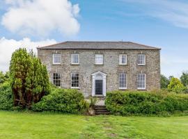 4 Bed in Padstow PENDA, hotel u gradu Egloshayle