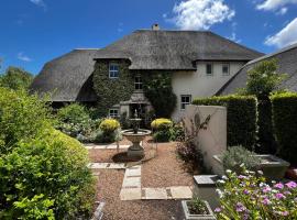 In the Vine Country Manor & Spa, hotel con estacionamiento en Stellenbosch