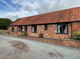 Barn conversion with hot tub, hotel med parkering i Lincoln