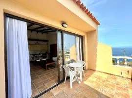 Stunning views beside the beach, aptartment with pool