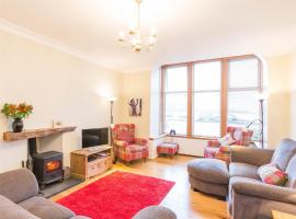 4 Bed in Brodick CA381, hotell i Brodick