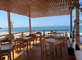 PUNTA VELEROS ROOFTOP, hotel di Los Órganos