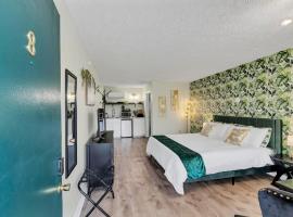 Beachside Boutique Suite 8, hotel with parking in Sneads Ferry