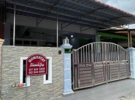 Homestay ShimahJay Telok Mas Melaka, villa in Melaka