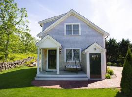 Quiet, Pet Friendly, close to Edgartown and Oak Bluffs, hotel a Edgartown