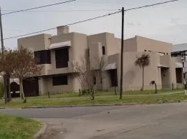Casa grande en Mar del Plata, cochera, parrilla, parque, TV con wifii. IMPECABLE