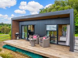 Kūkū Kabin - Waimate North Eco Holiday Cabin, villa in Kerikeri