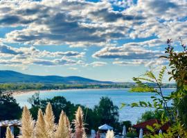 AJ Apartment 2, Santa Marina Holiday Village, Sozopol, kh&aacute;ch sạn c&oacute; bồn tắm n&oacute;ng ở Sozopol