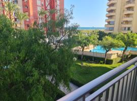 Bonito apartamento con vistas al mar, hotel with pools in Playa Pobla de Farnals