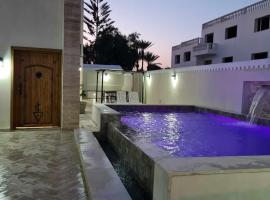 Raya: Midoun şehrinde bir otel