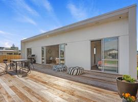 The Reel Deal - Waihi Beach Holiday Home、ワイヒ・ビーチのペット同伴可ホテル