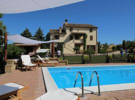 Country House Binnella, allotjament vacacional a Cingoli