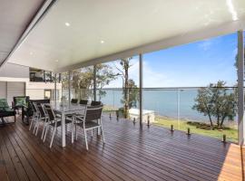 Bright Waterviews, hotel i Morisset East