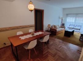 Departamento 2 ambientes en olivos -mínimo 2 noches，奧利佛斯的公寓