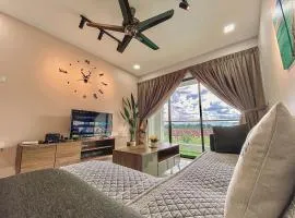 PoolView Waterpark 300Mbps Ipoh Homestay Manhattan Condo 4-7pax 3bedroom Station 18 pengkalan