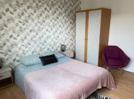 Armorino - Appartement Charmant 2 Chambres - Proximité de tout, hotel v destinaci Lannion
