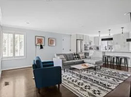 Bellevue 2br close to state park restaurants SEA-686
