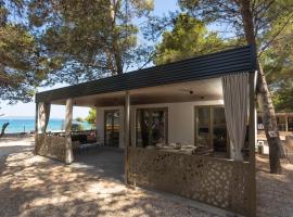 Maris Villas, glamping site in Zaboric