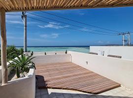 Shore Thing Gili Air Beachfront Apartment, serviced apartment in Gili Air