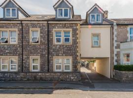 Seafront flat-private parking-short walk to town, bezbariérové ubytování v destinaci Weston-super-Mare