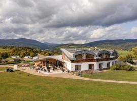 Grund Resort Golf and Ski, hotel en Mladé Buky