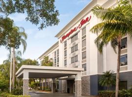 Hampton Inn Pembroke Pines، فندق في بيمبروك باينز