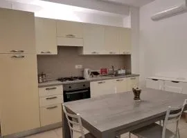 Casa Magenta Centro Città (secondo piano)